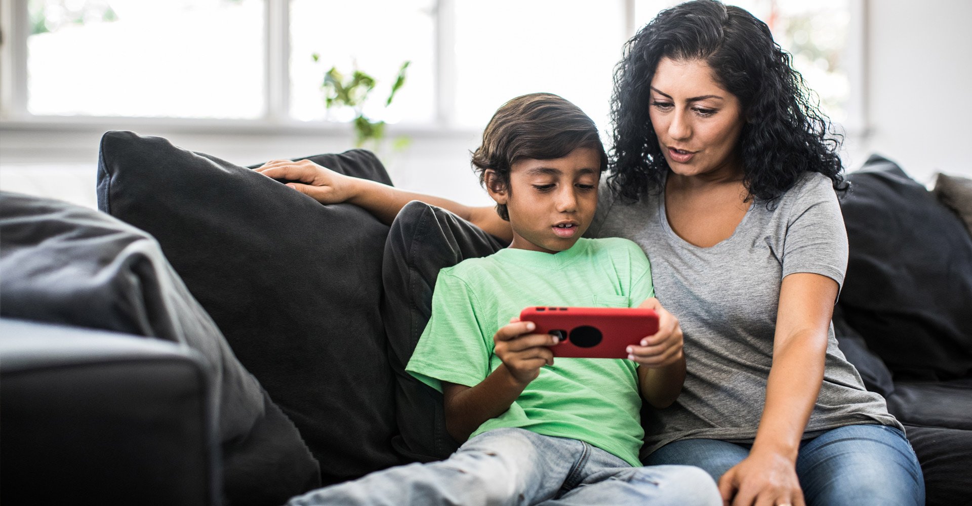 How to keep your kids safe from predators lurking on online games